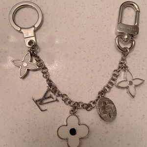 LV Fleur d’ Epi bag charm and key holder